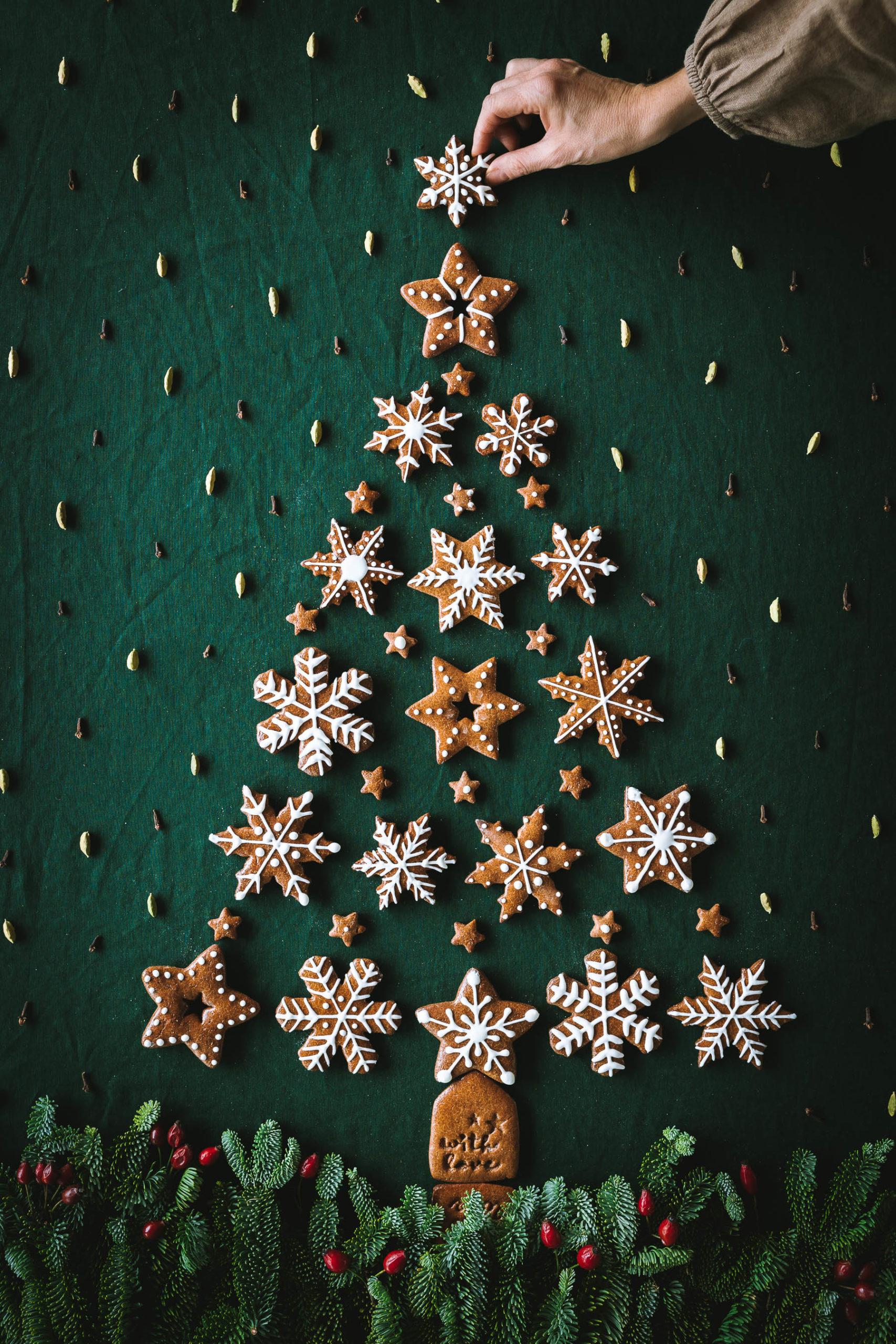 Gingerbread Christmas Tree photography by Zuzana Rainet, food photographer from Bratislava Slovakia