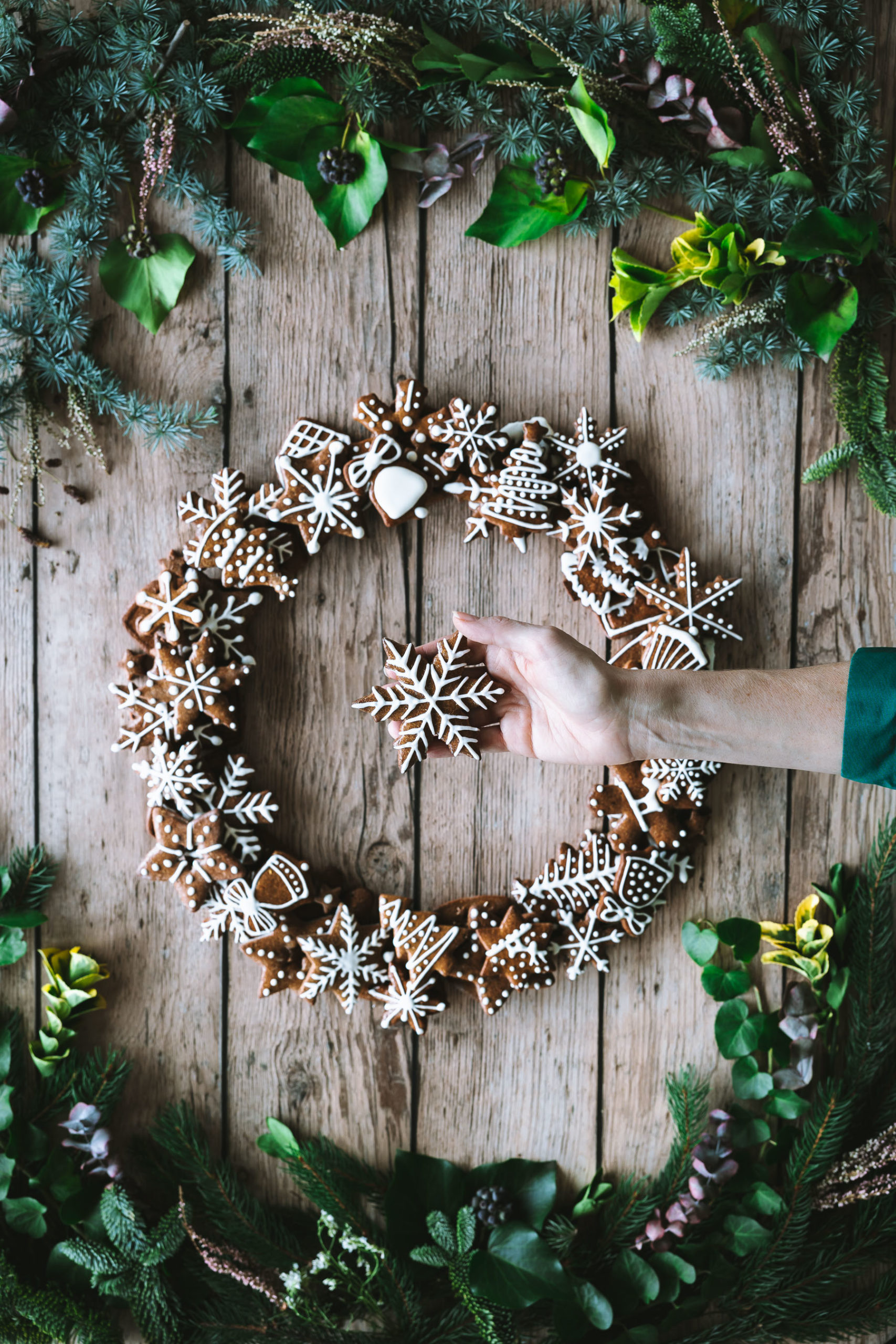 Gingerbread Wreath food photography by Zuzana Rainet