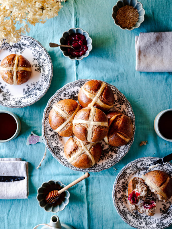 Hot Cross Buns photography by Zuzana Rainet, food photographer Bratislava Slovakia