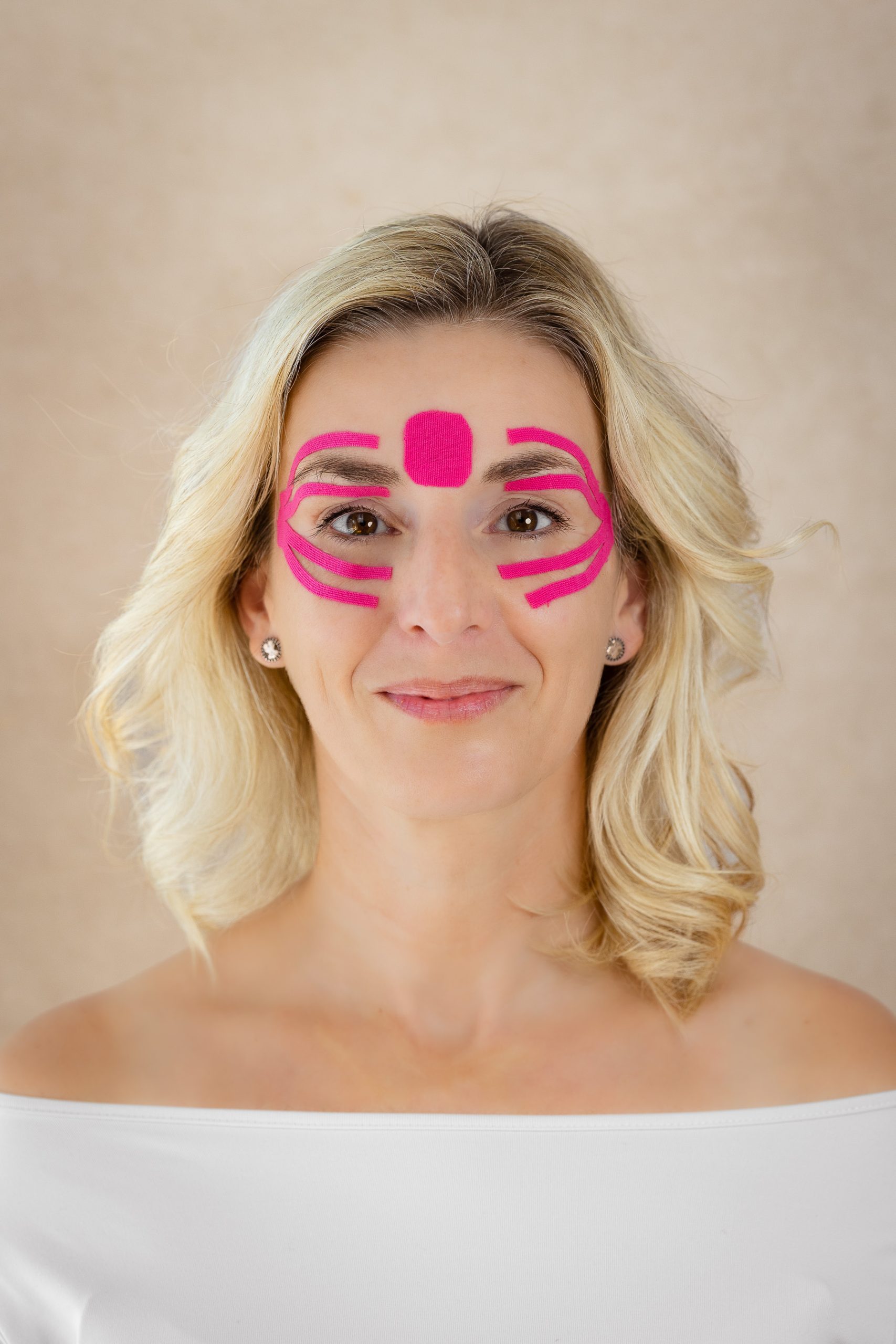Face Yoga portrait photography by Zuzana Rainet, product photographer from Bratislava Slovakia