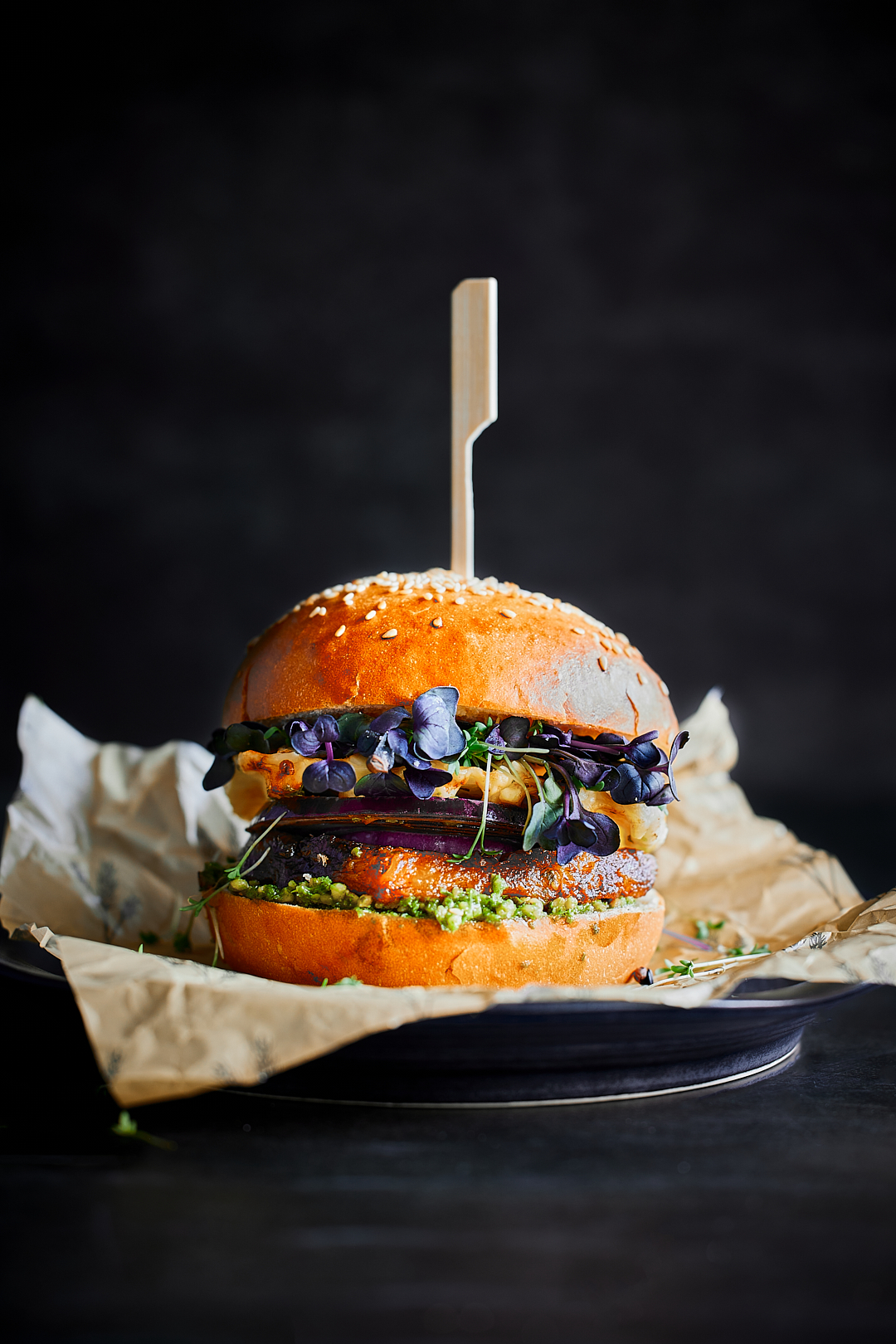 Vegetariánsky burger, fotografia jedla, fotograf jedla Zuzana Rainet, Bratislava Slovensko